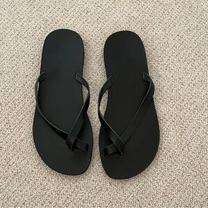 Maria Farro Vai Black Leather Criss Cross Flip Flop Sandal